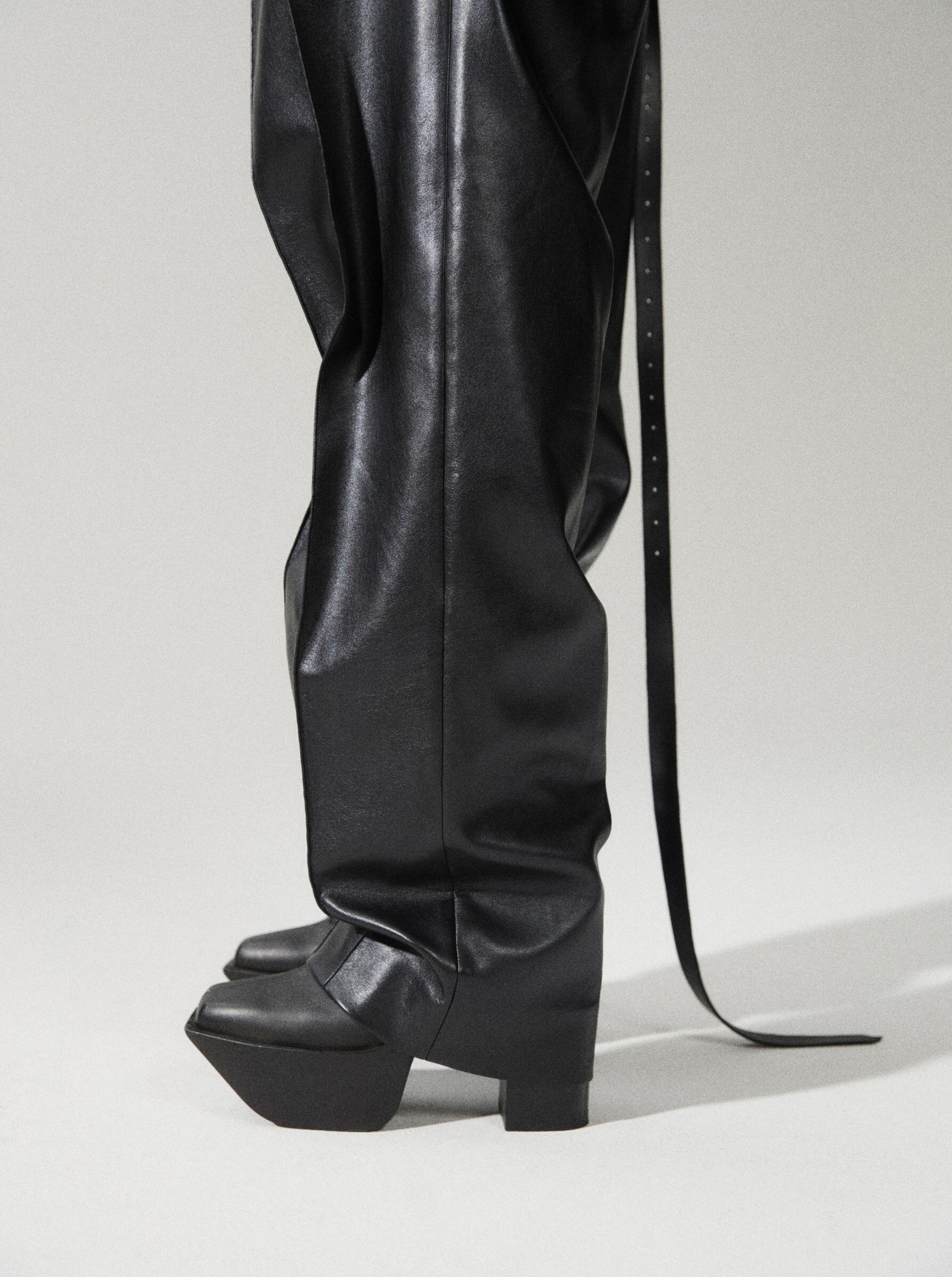 In the Room with Peter Do and Ocean Vuong